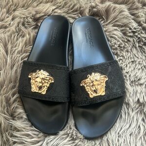 Versace men’s slides Medusa 🪄